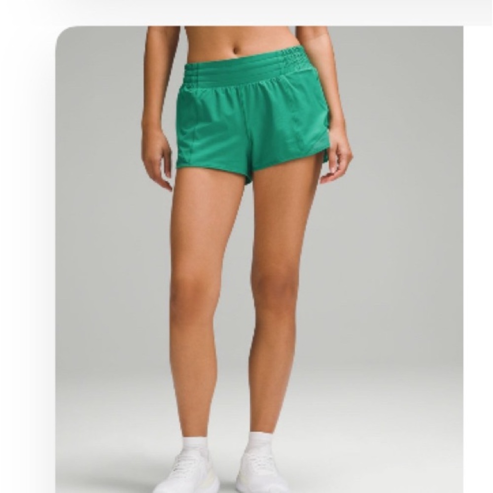 Lululemon Hotty Hot High Rise 2.5 inch inseam high waist Cascadia Green Short
